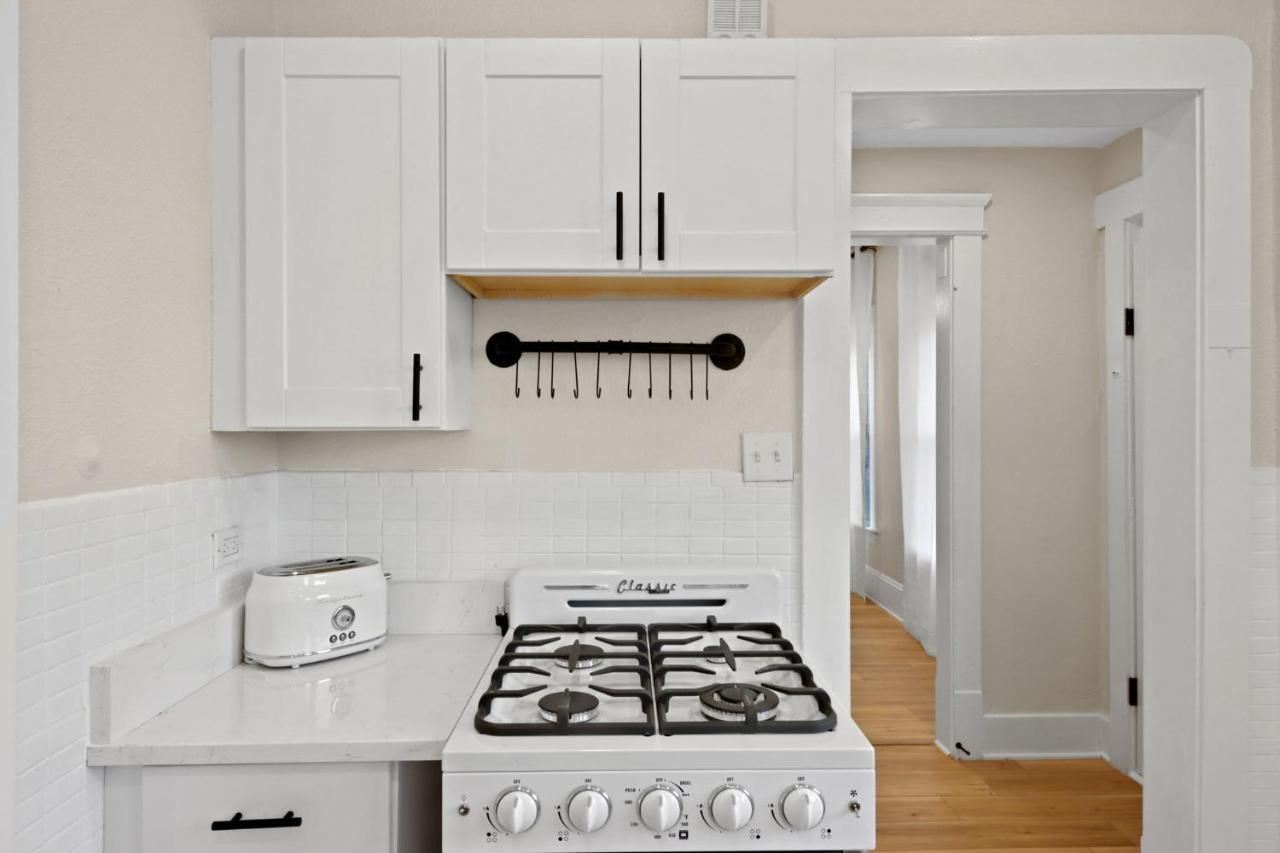 Holiday home The Lakewood Belle: Family Friendly 10 Minutes To Downtown! *