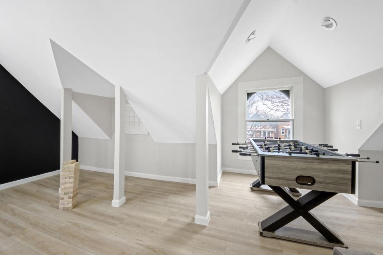 The Lakewood Belle: Family Friendly 10 Minutes To Downtown!