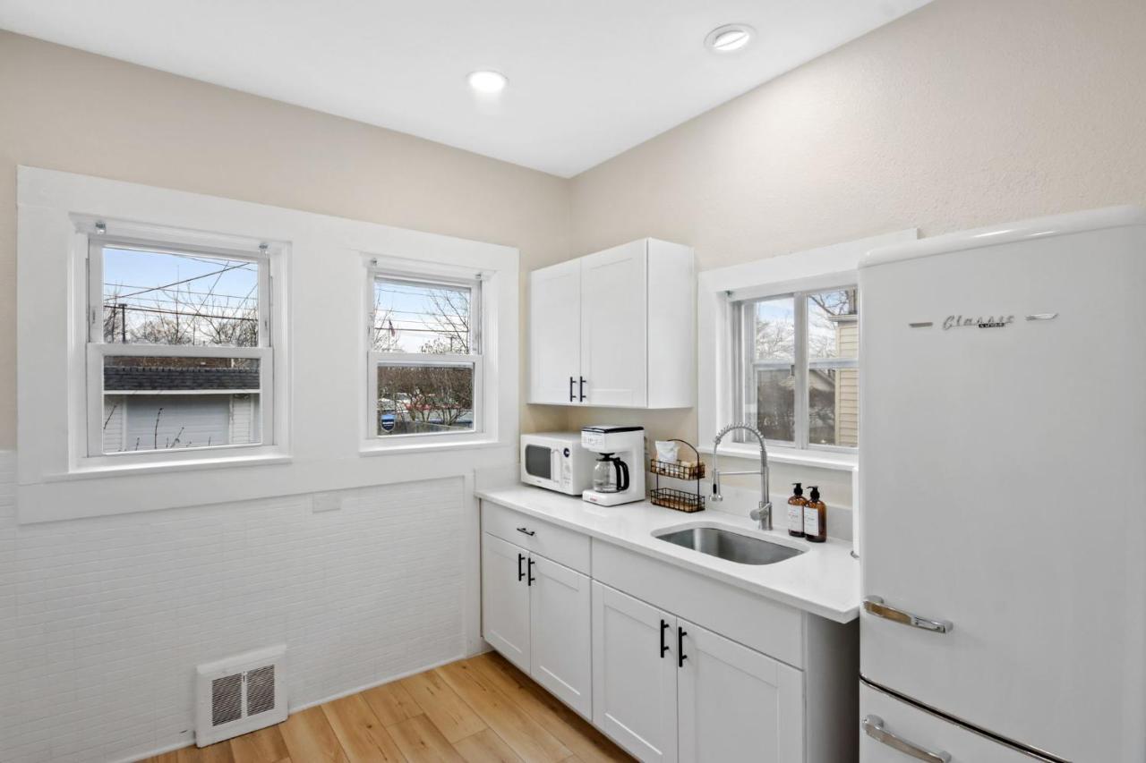 The Lakewood Belle: Family Friendly 10 Minutes To Downtown! Holiday home