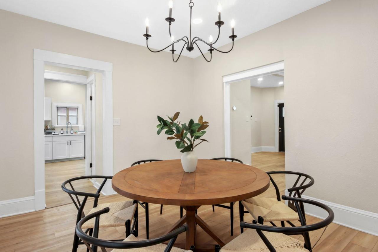 The Lakewood Belle: Family Friendly 10 Minutes To Downtown! Holiday home *