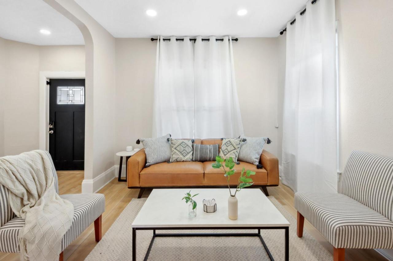 The Lakewood Belle: Family Friendly 10 Minutes To Downtown! Holiday home Cleveland