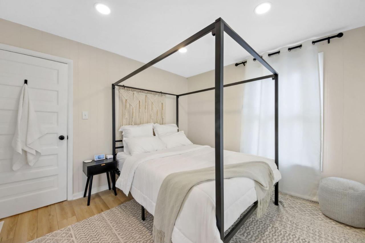 Holiday home The Lakewood Belle: Family Friendly 10 Minutes To Downtown! *