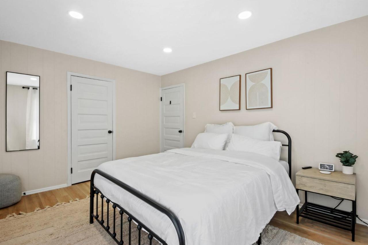 The Lakewood Belle: Family Friendly 10 Minutes To Downtown!