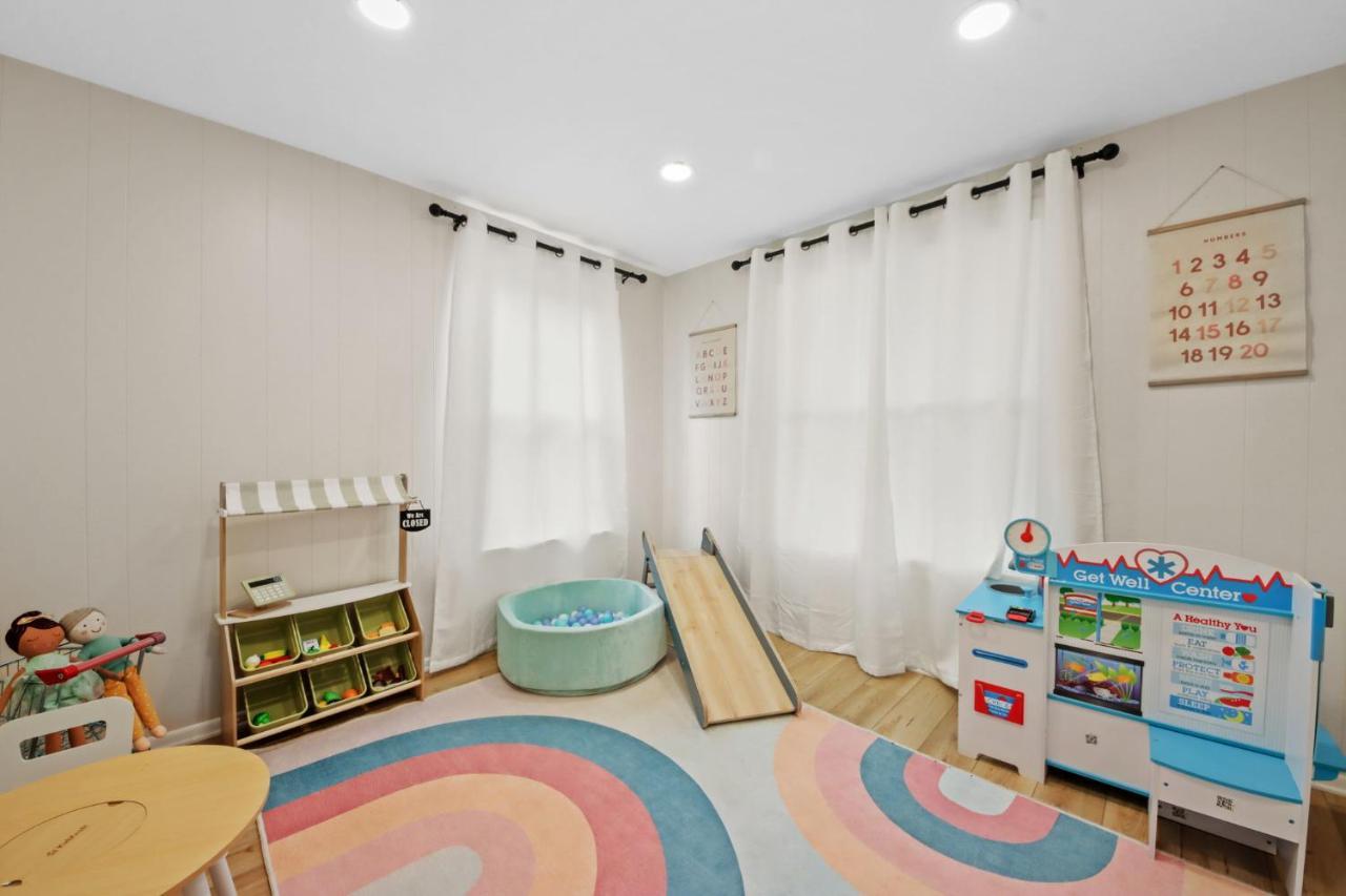 The Lakewood Belle: Family Friendly 10 Minutes To Downtown! Cleveland