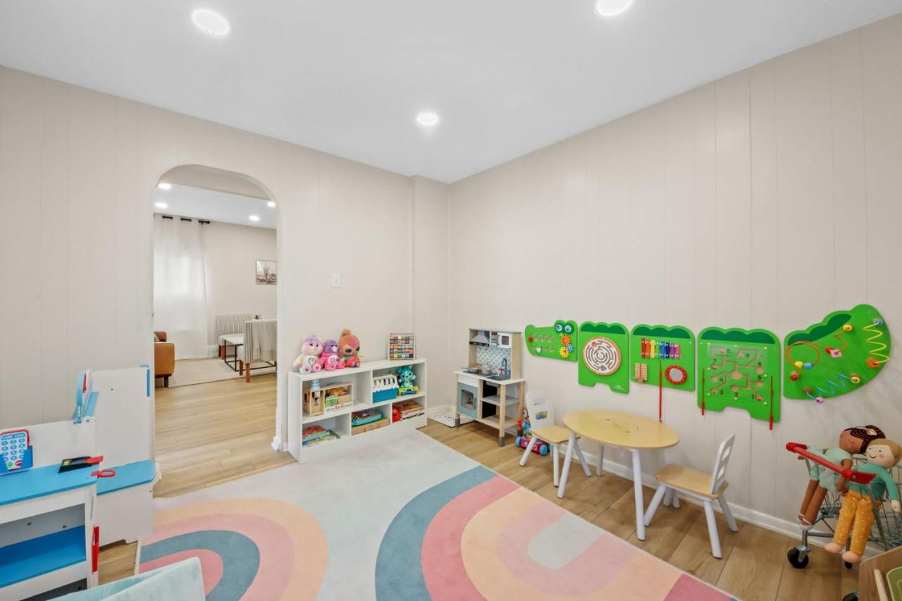 Holiday home The Lakewood Belle: Family Friendly 10 Minutes To Downtown! *