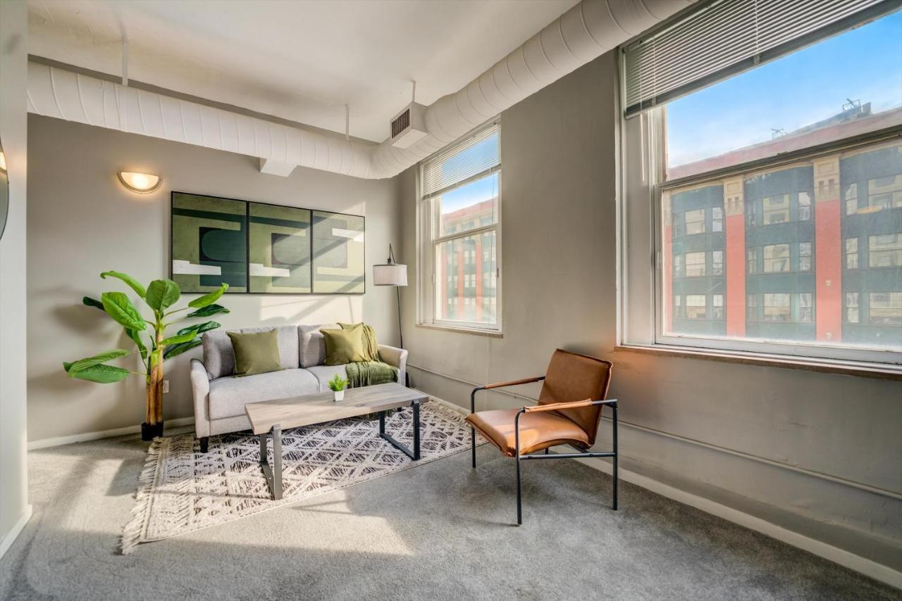 Frontdesk Huron Square Apts Downtown Apartment Cleveland