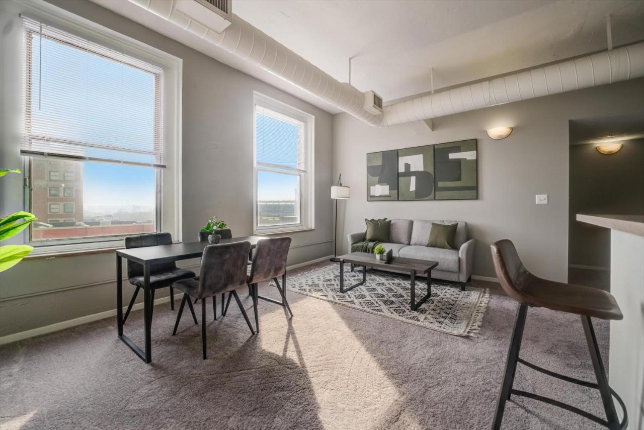 Frontdesk Huron Square Apts Downtown Cleveland