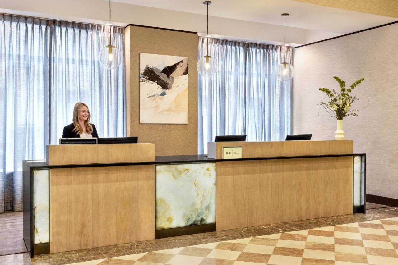 Crowne Plaza At Playhouse Square By Ihg Hotel 3*