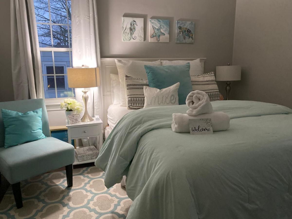 Apartment Cozy, Upstairs Pets Welcome With Fee Family Friendly Close To Everything *