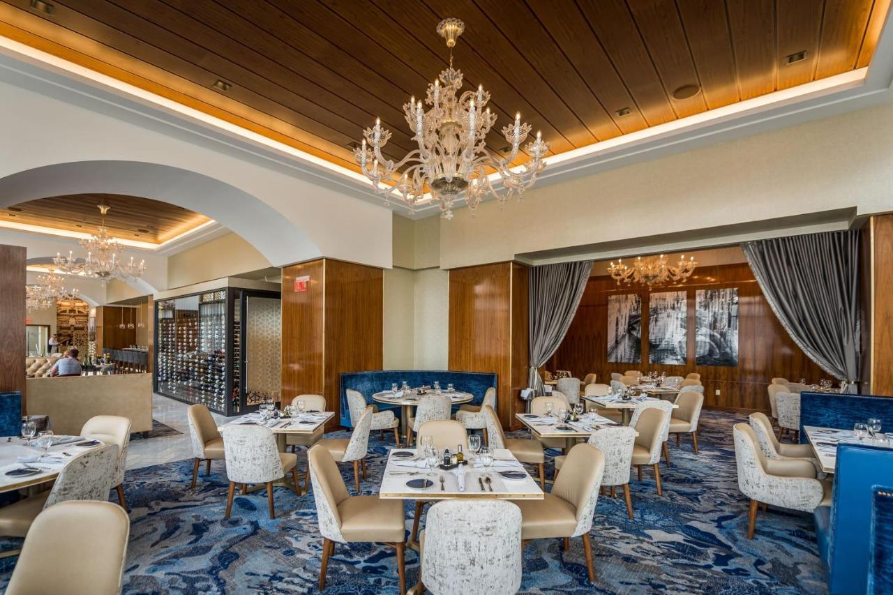 Hotel Marriott Downtown At Key Tower 4*