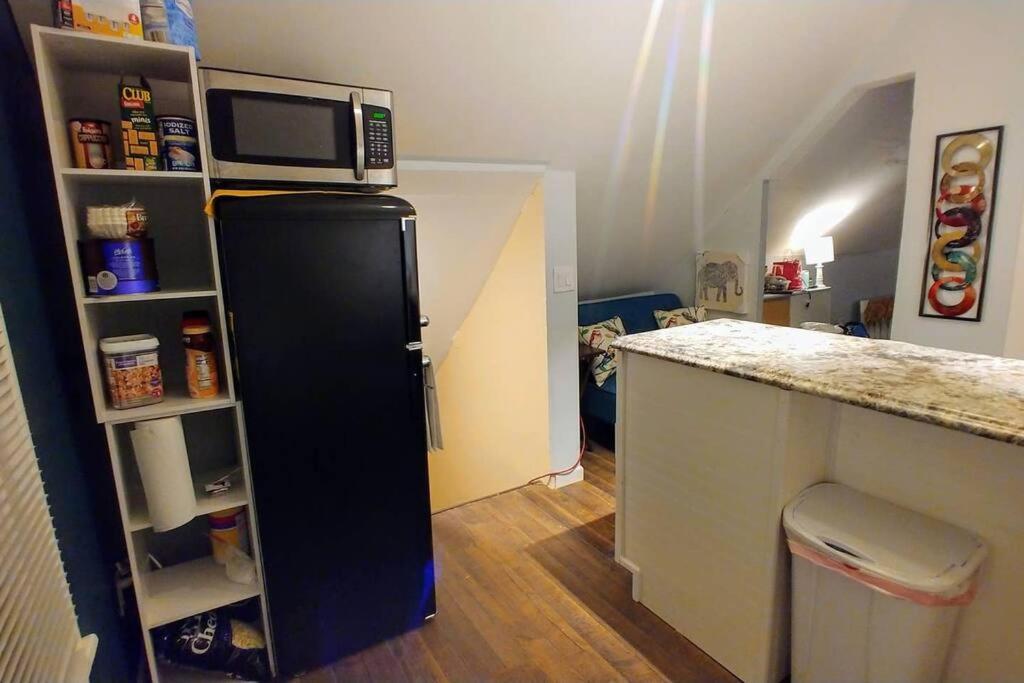 The House - Stickney Loft - Charming Third Floor Hideaway!