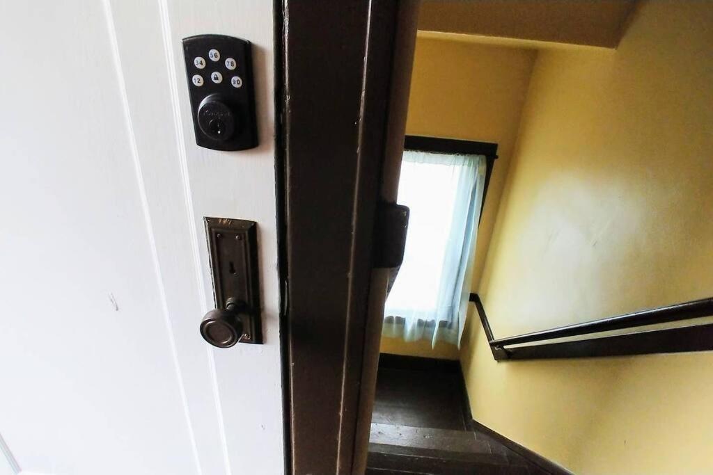 Apartment The House - Stickney Loft - Charming Third Floor Hideaway! *
