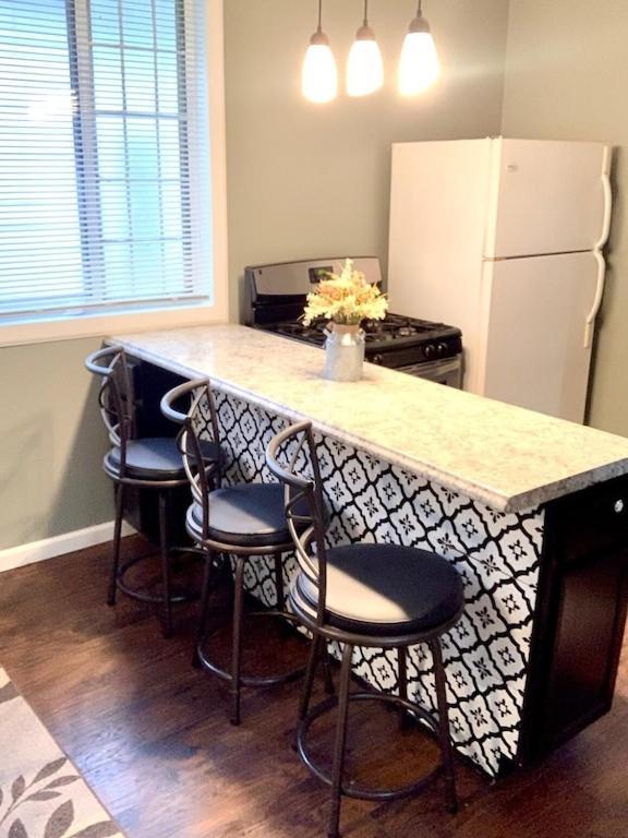 Apartment The House - Storer #2 - Comfortable 6 Beds!!! Whole House *