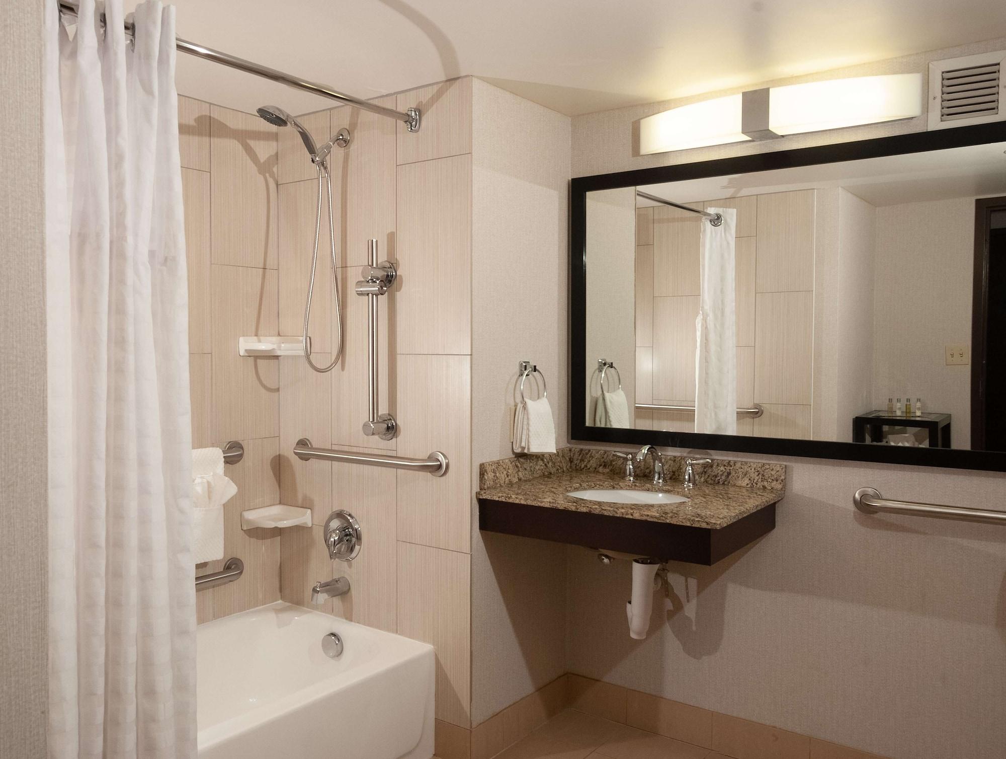 Hotel Doubletree By Hilton Downtown - Lakeside Cleveland
