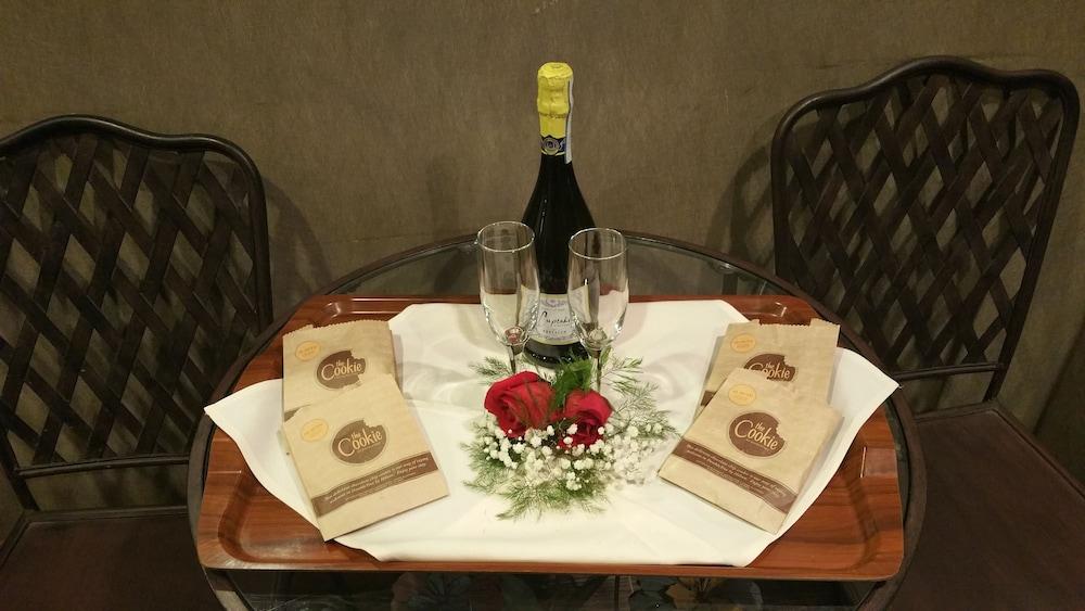 Hotel The Tudor Arms - A Doubletree By Hilton Cleveland