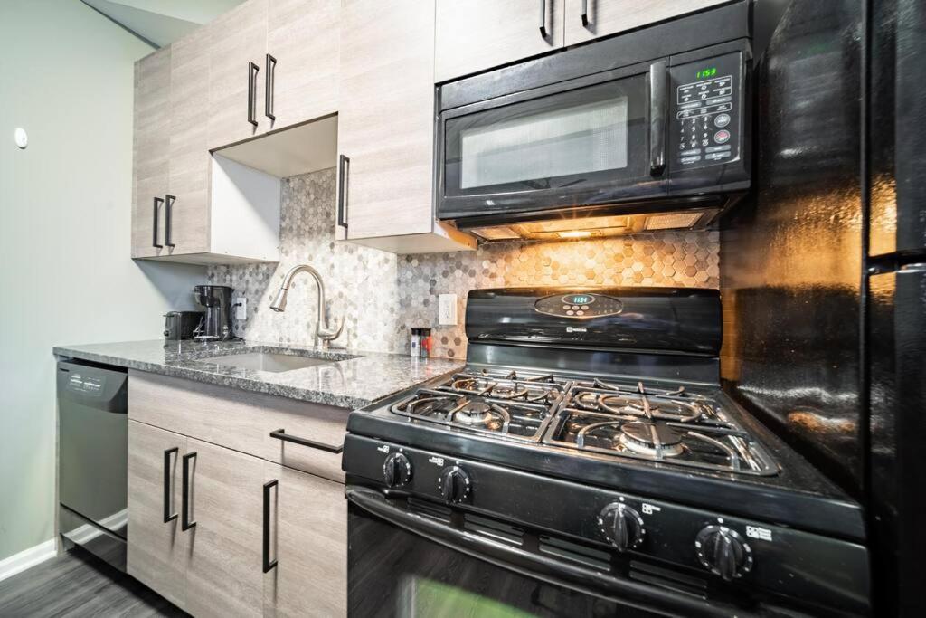 Walkable Gem In Little Italy Apartment *