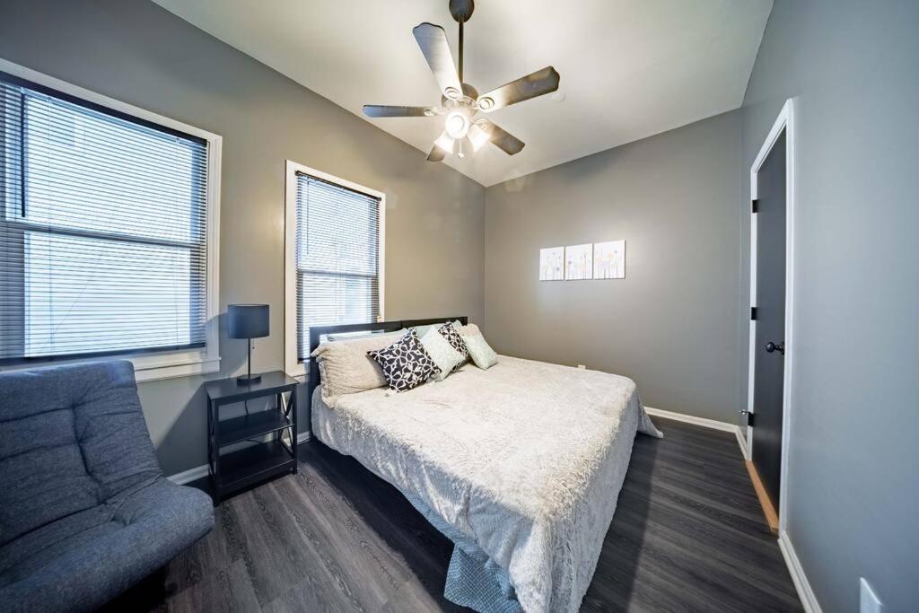 Walkable Gem In Little Italy *