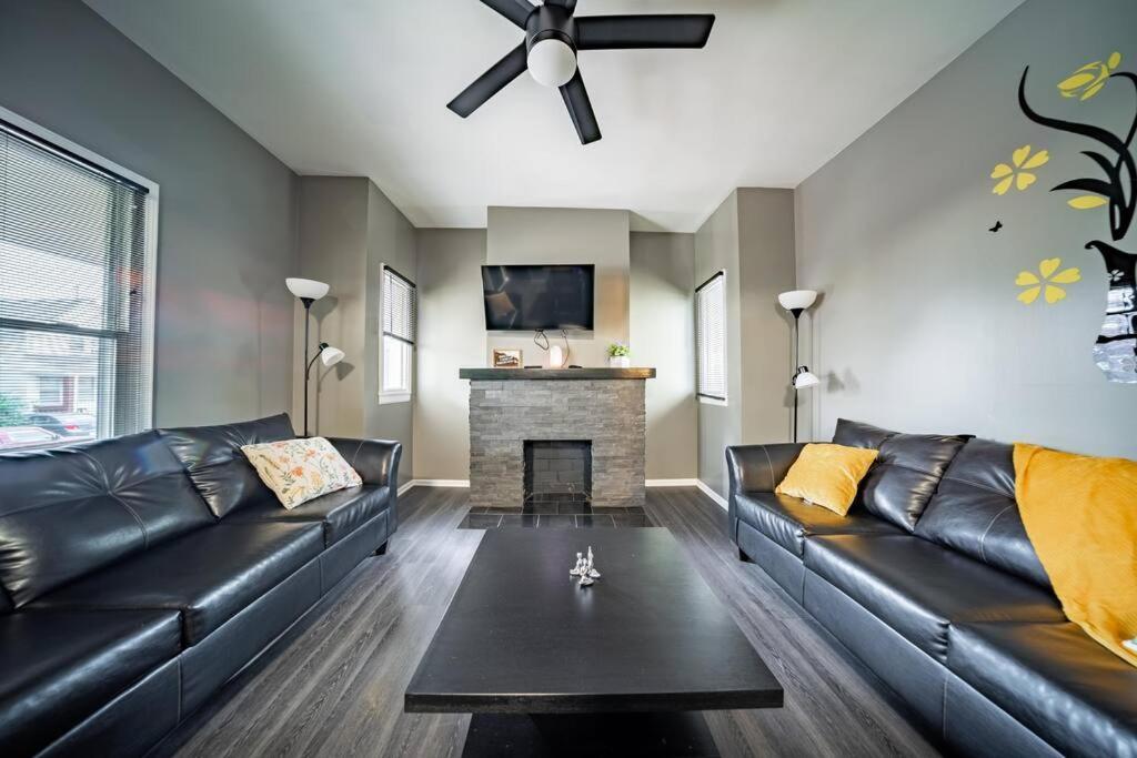 Walkable Gem In Little Italy *