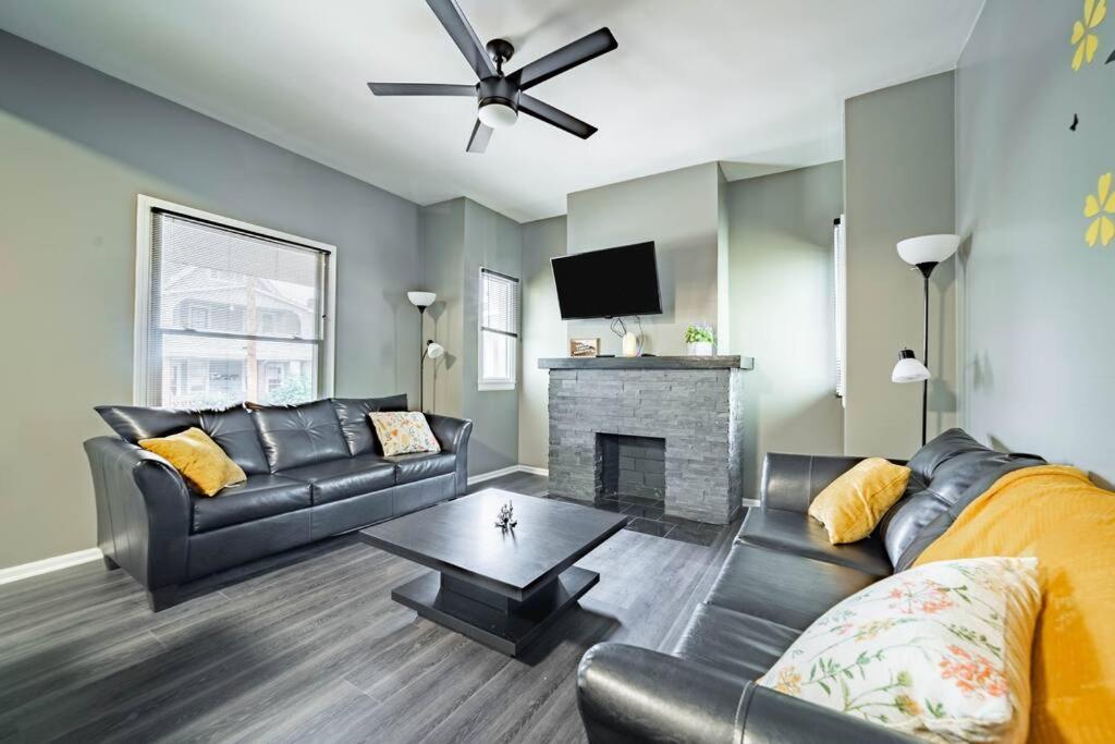 Walkable Gem In Little Italy