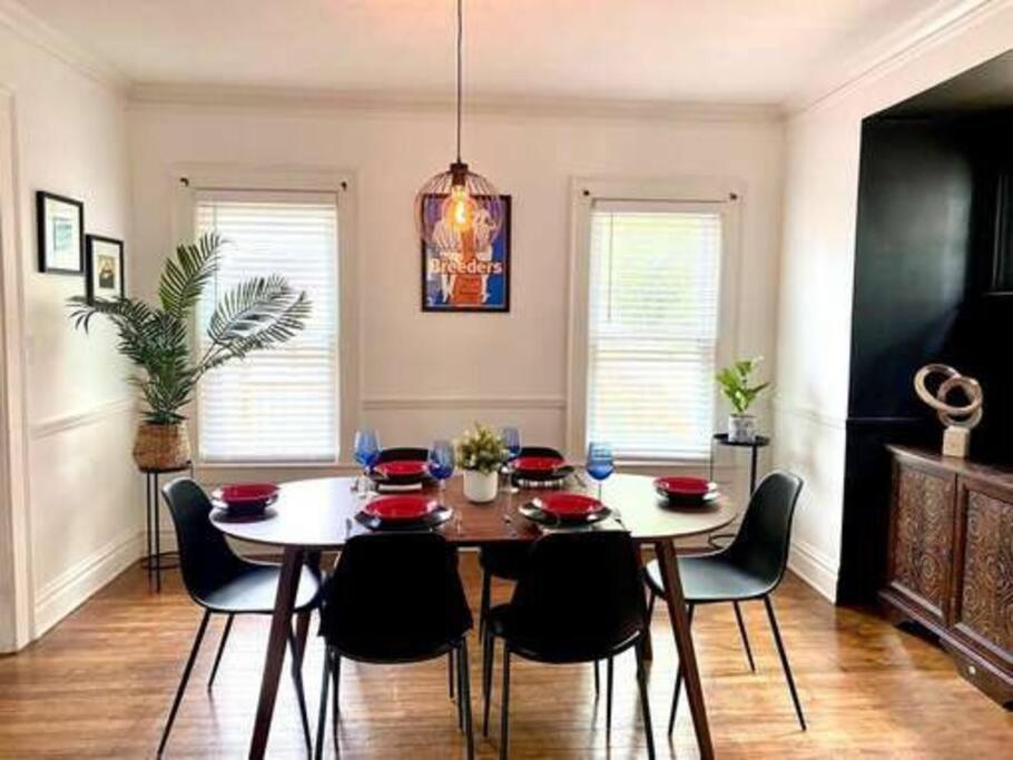 Holiday home The House Hotels-lakeshore-3 Bedrooms -entire Cleveland