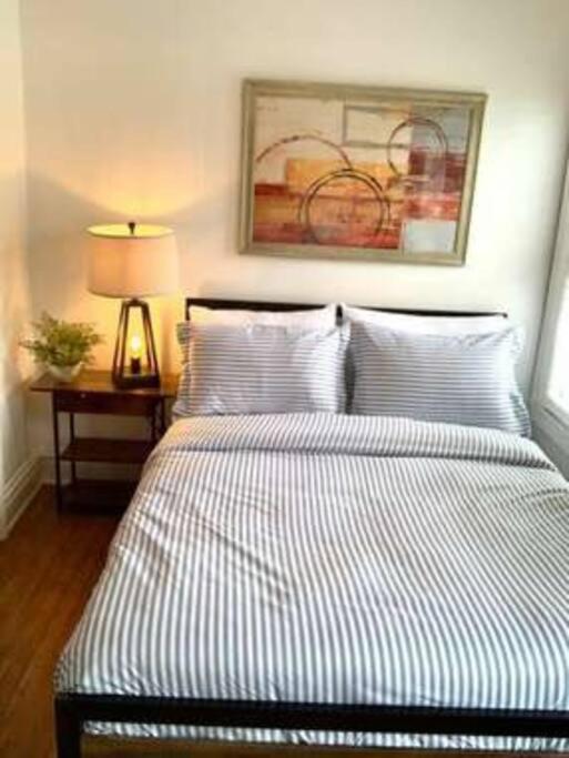 The House Hotels-lakeshore-3 Bedrooms -entire Holiday home Cleveland