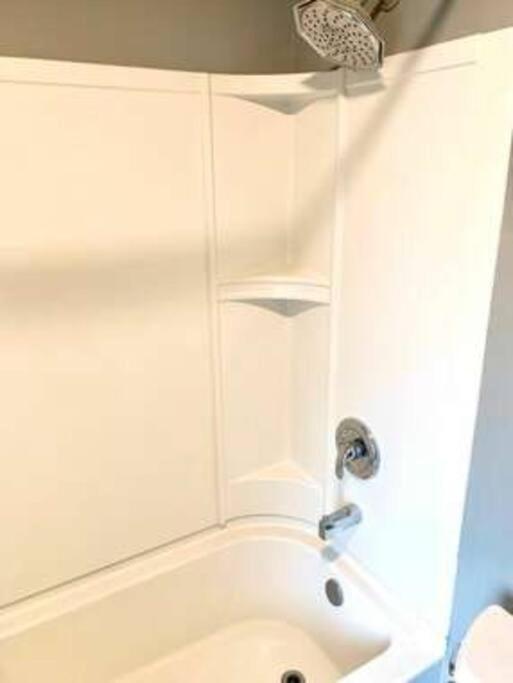 Holiday home The House Hotels-lakeshore-3 Bedrooms -entire Cleveland