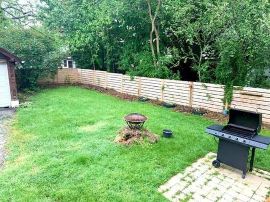 The House Hotels-lakeshore-3 Bedrooms -entire Holiday home *