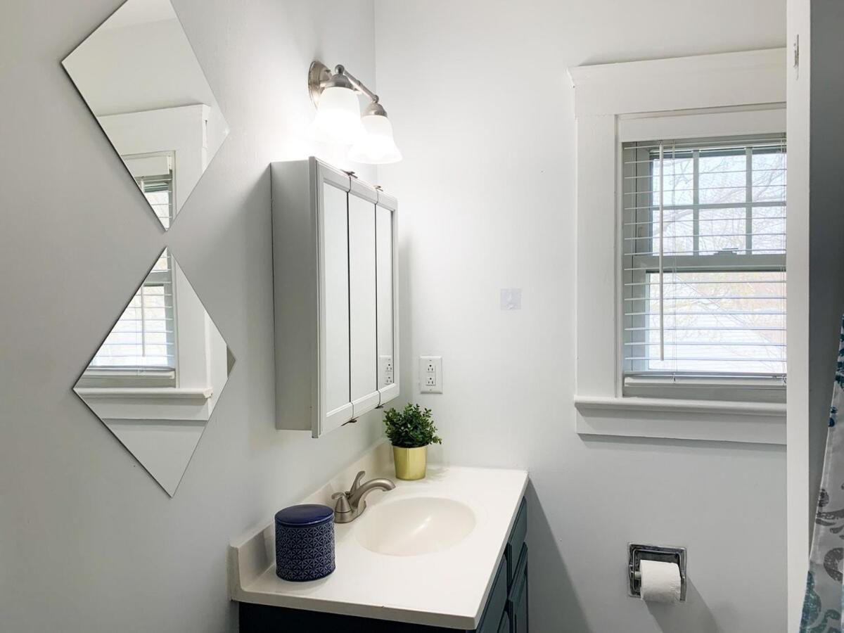Cozy Near Airport & Parking *