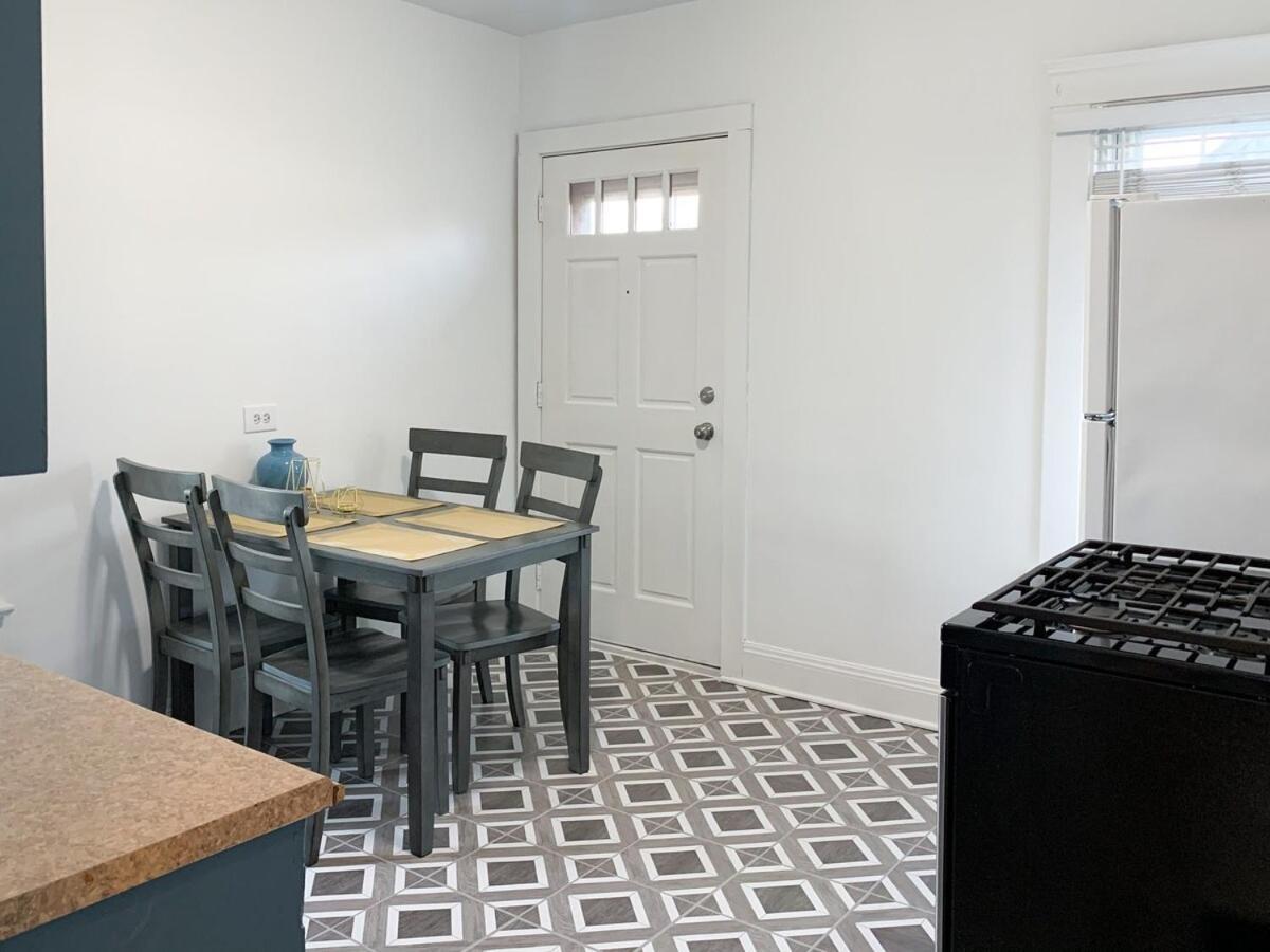 Apartment Cozy Near Airport & Parking