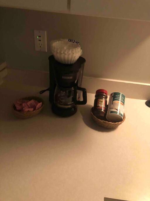 Downtown Cle Loft, River View, King Bed, Free Parking