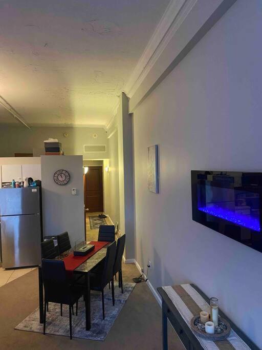 Downtown Cle Loft, River View, King Bed, Free Parking Apartment Cleveland