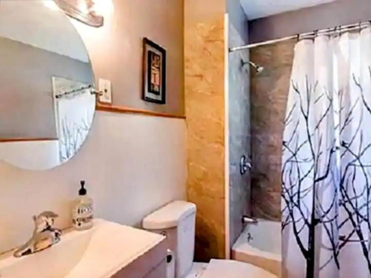 Lovely! Near Cleve Clinic/uh/cwru/dwntwn W/porch *