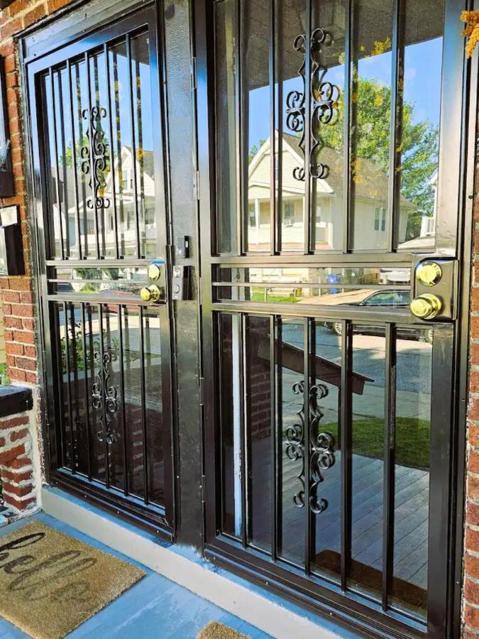 Charming! Near Cle Clinic/uh/cwru/dwntwn W/porch Holiday home