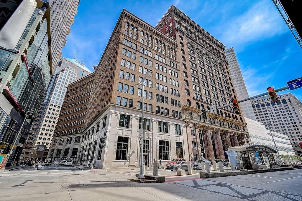 1600 Kcm Penthouse Apartment Cleveland