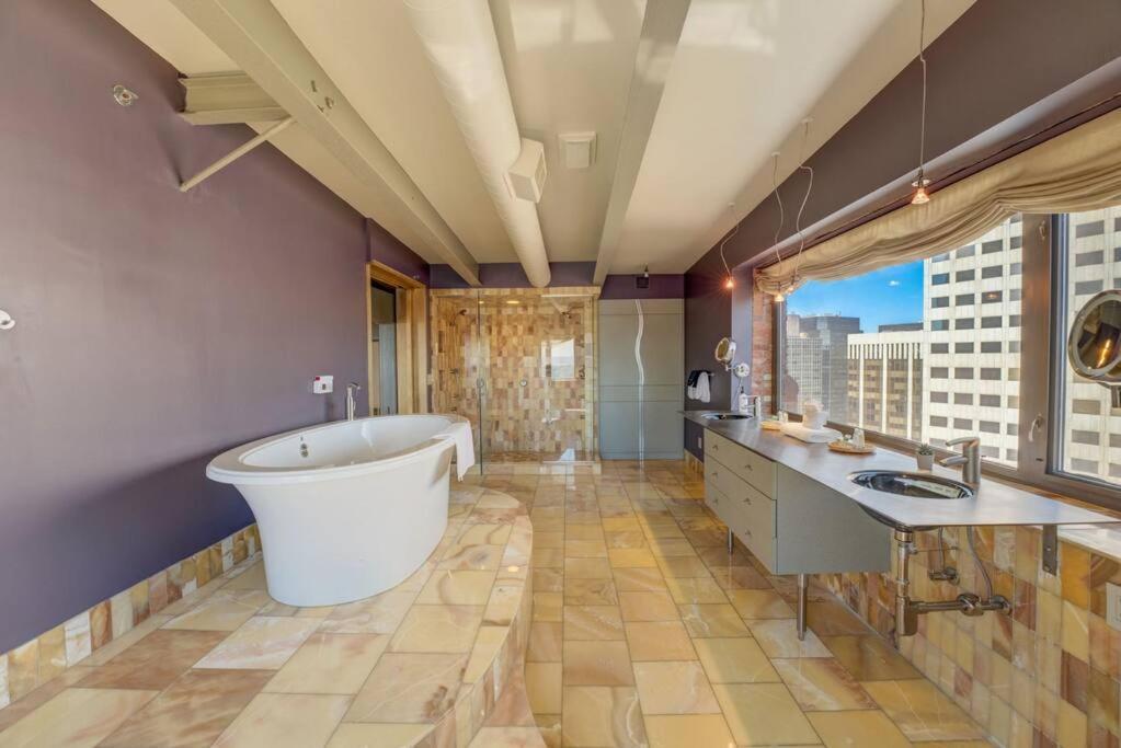 1600 Kcm Penthouse Apartment