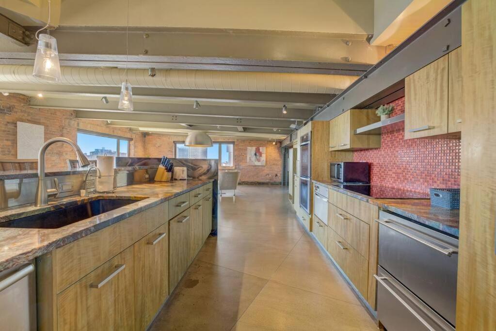 Apartment 1600 Kcm Penthouse *