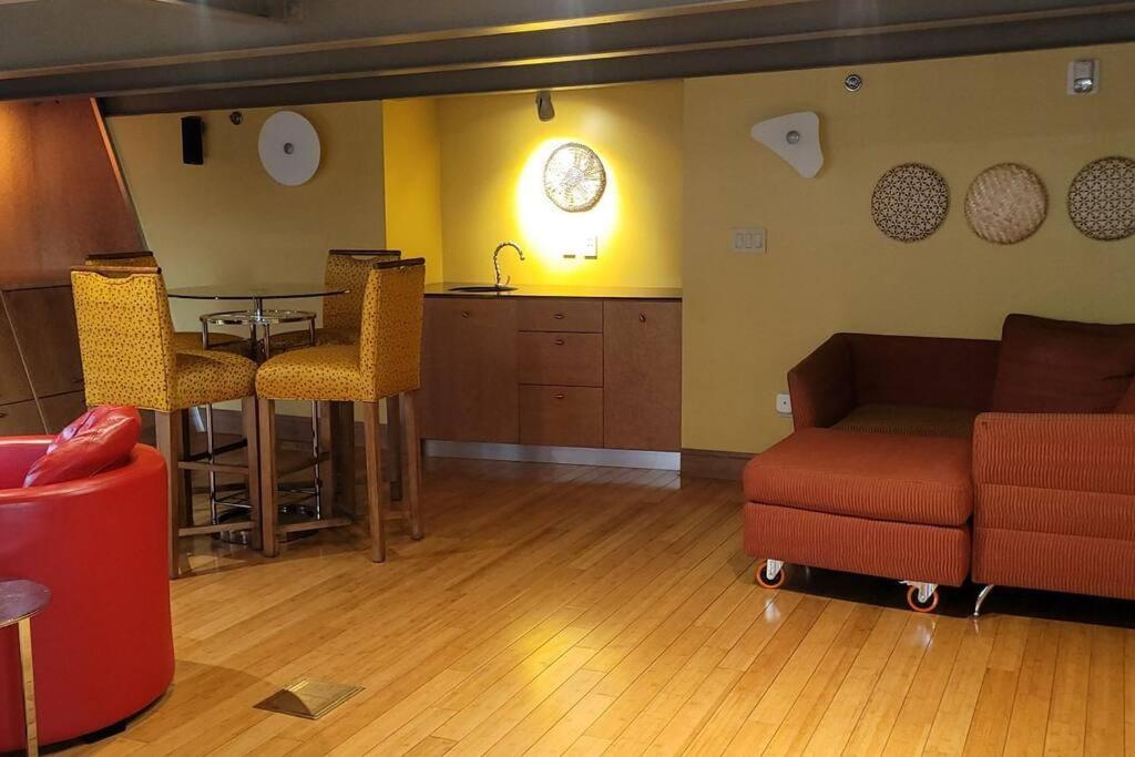 1600 Kcm Penthouse * Cleveland