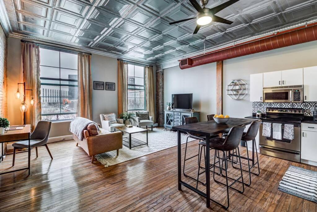 Good Vibes Loft - Dt Cle Walk To The Stadiums Holiday home Cleveland