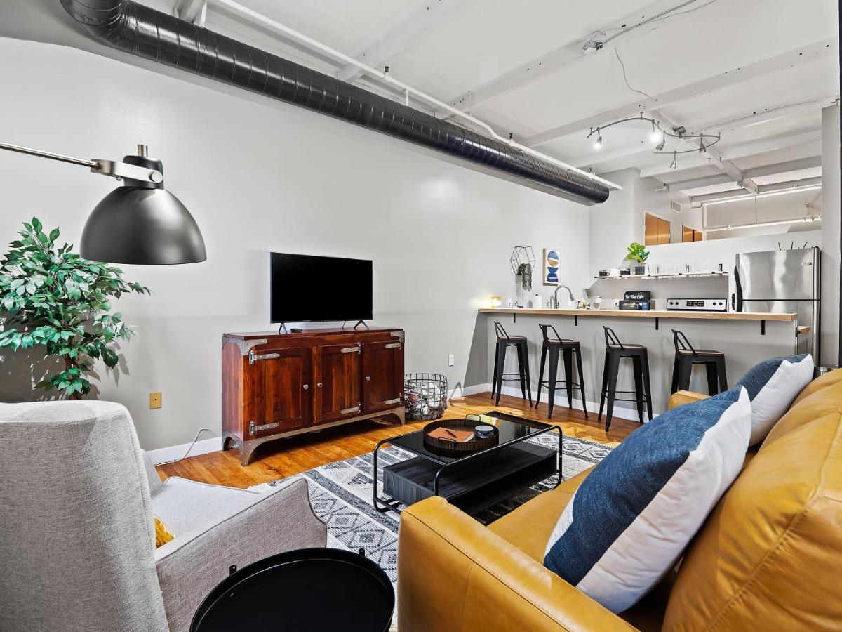 Lakefront Loft - Downtown - Shuffle Board Table Holiday home