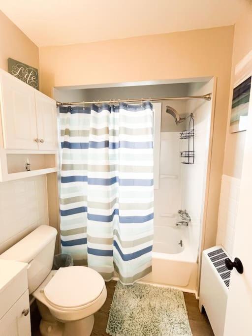 The Gateway: Entire 7 Mins From Airport Cleveland