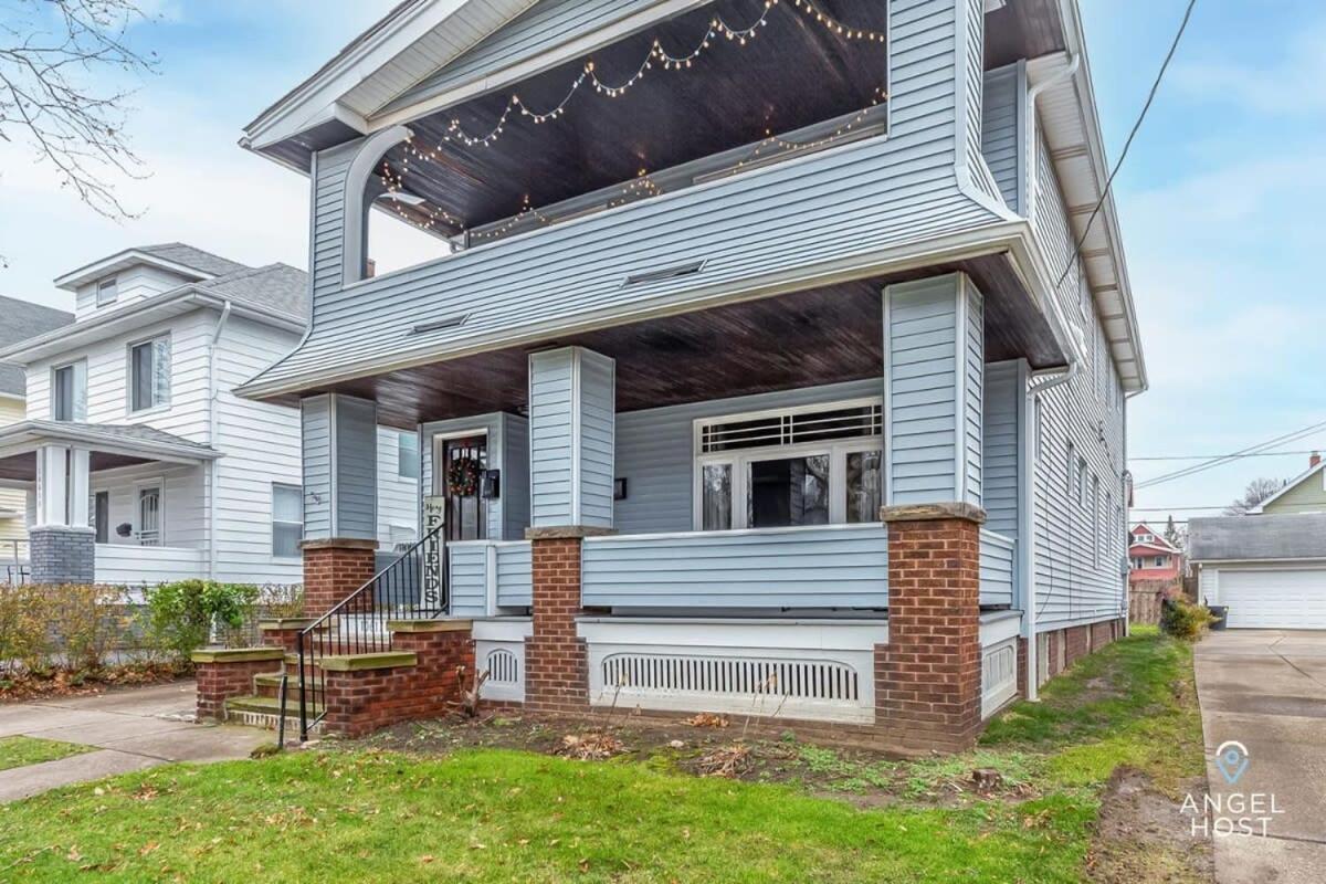 Apartment Beautifully Remodeled Duplex In West Blvd *