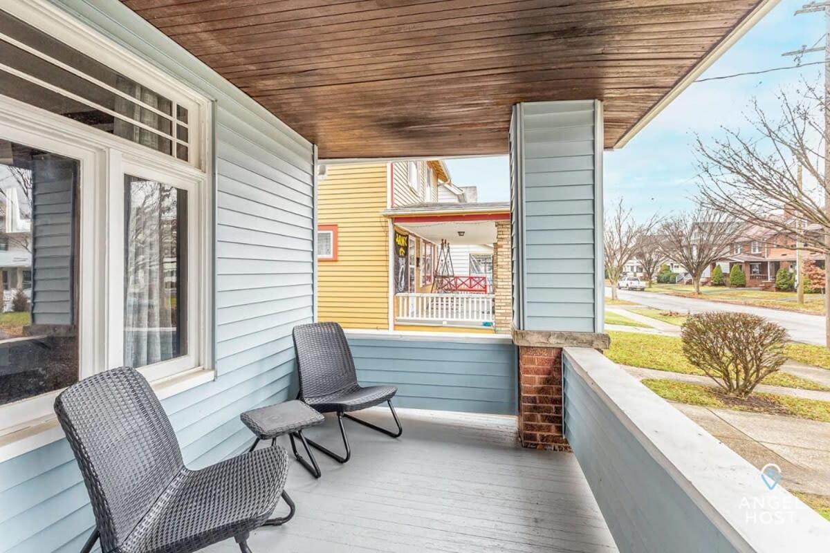 Beautifully Remodeled Duplex In West Blvd Apartment Cleveland