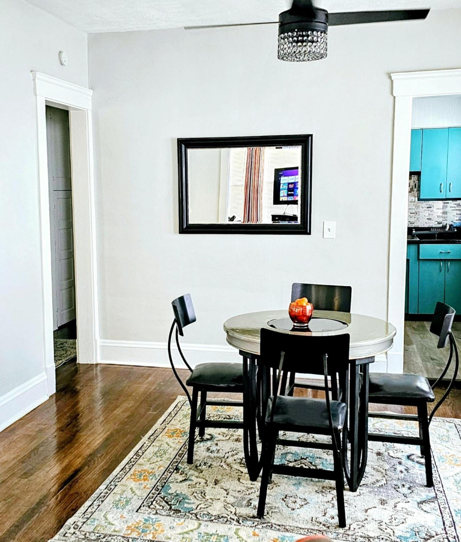 Charming! Near Cle Clinic/uh/cwru/dwntwn W/porch Cleveland