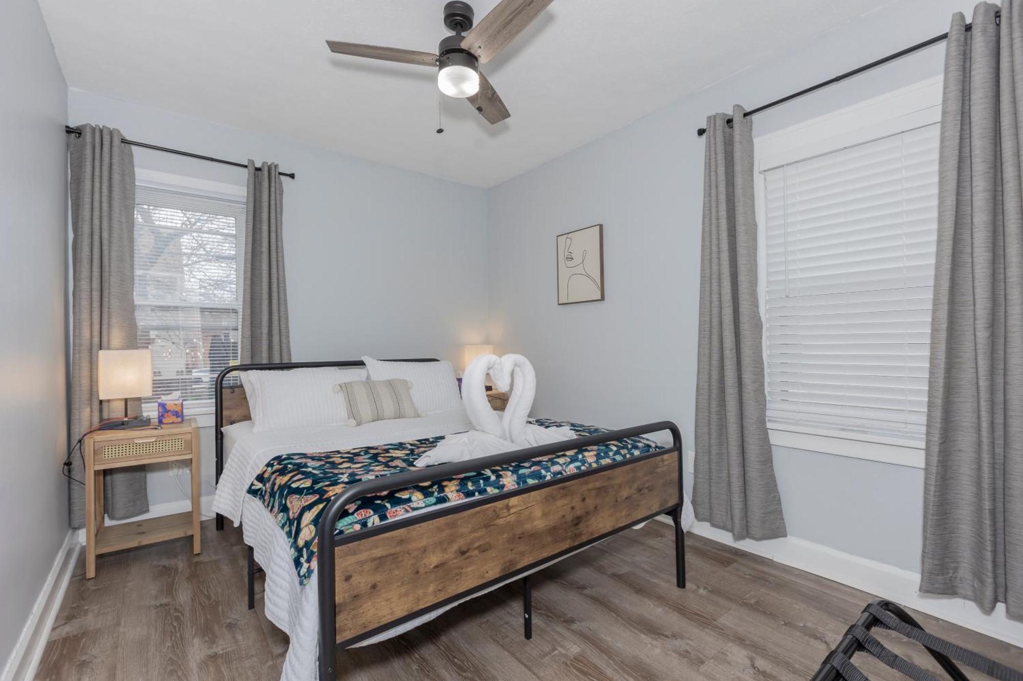 Apartment New Updated Apt In The Heart Of Little-italy With Massage Chair And A Hot Tub! *
