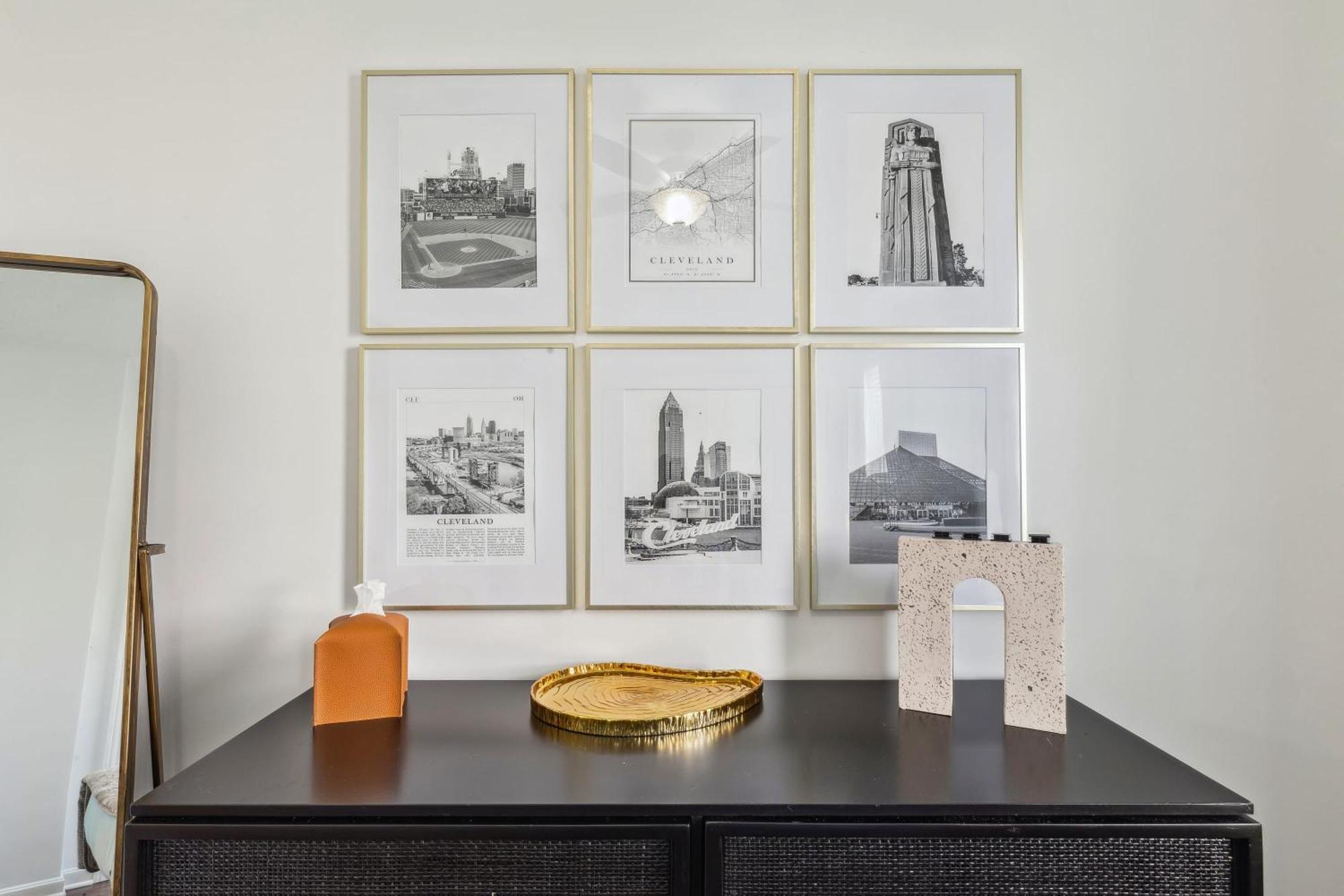Newly Renovated Tremont Treasure I Cozy + Modern Cleveland