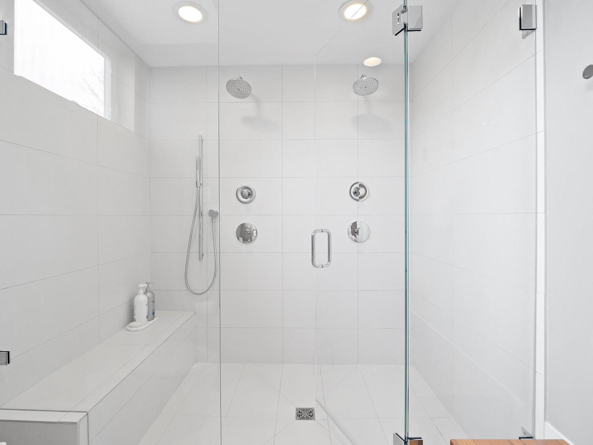 Contemporary Luxe Living I Pet + Baby Friendly *
