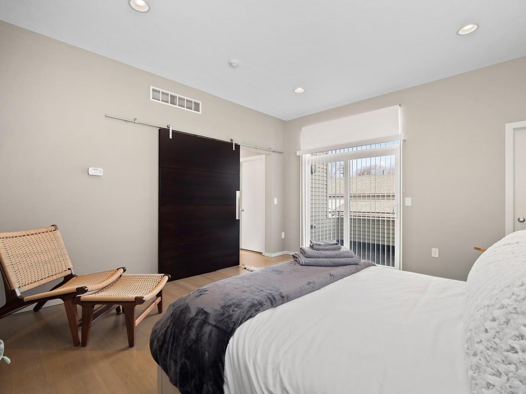 Holiday home Contemporary Luxe Living I Pet + Baby Friendly