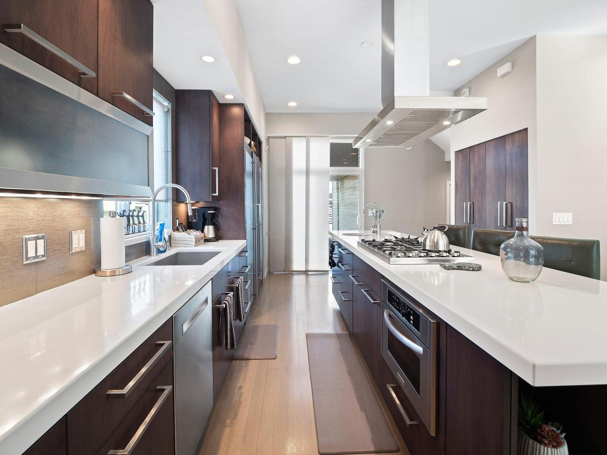 Contemporary Luxe Living I Pet + Baby Friendly Holiday home Cleveland