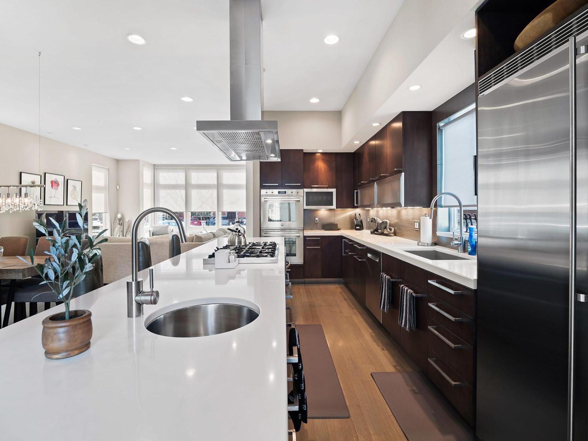Holiday home Contemporary Luxe Living I Pet + Baby Friendly *