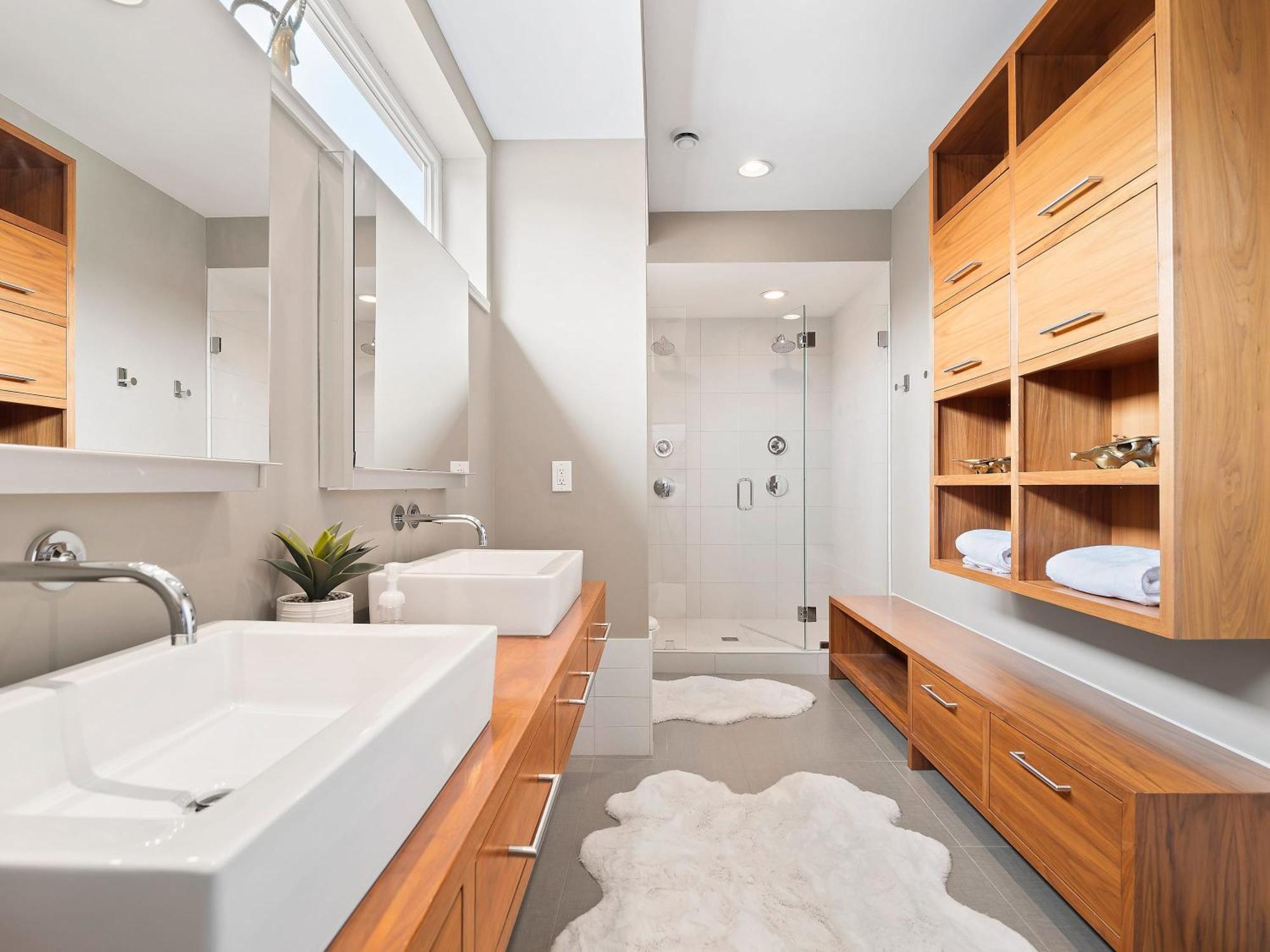 Contemporary Luxe Living I Pet + Baby Friendly *